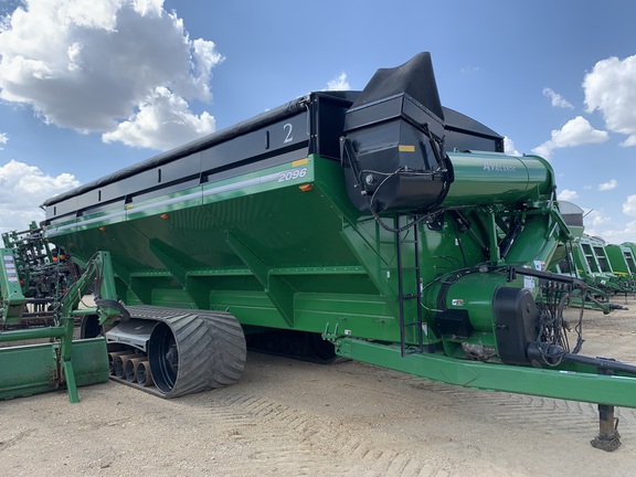 2017 Brent 2096 Grain Cart