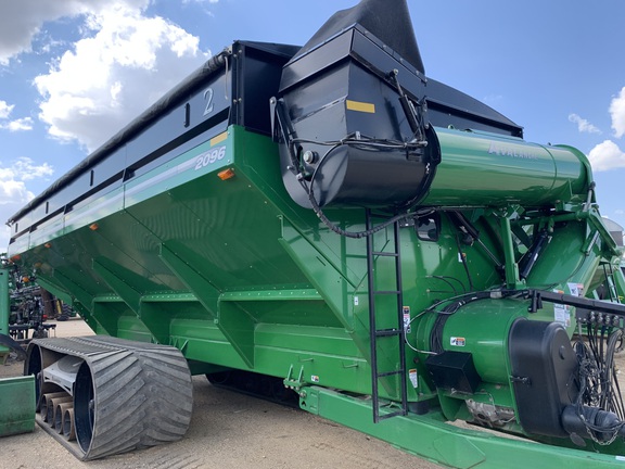2017 Brent 2096 Grain Cart