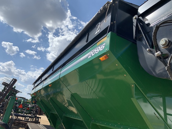 2017 Brent 2096 Grain Cart