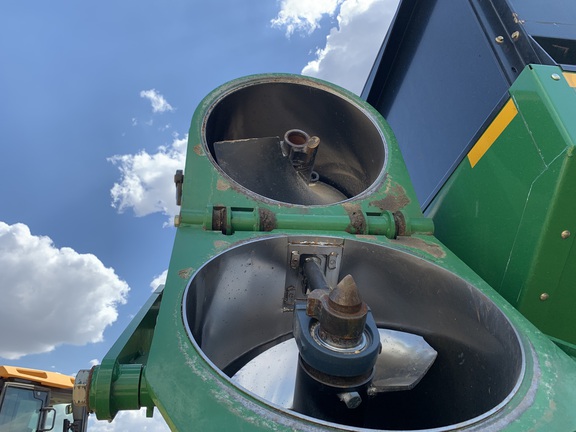 2017 Brent 2096 Grain Cart