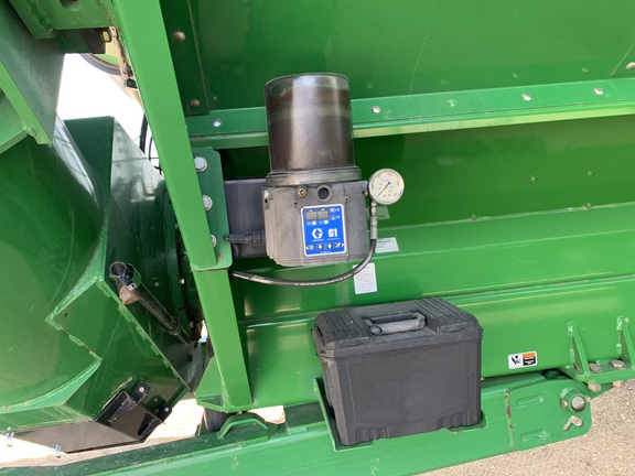 2017 Brent 2096 Grain Cart