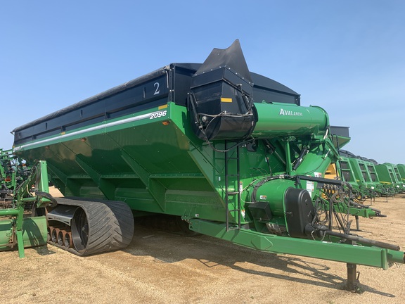 2017 Brent 2096 Grain Cart