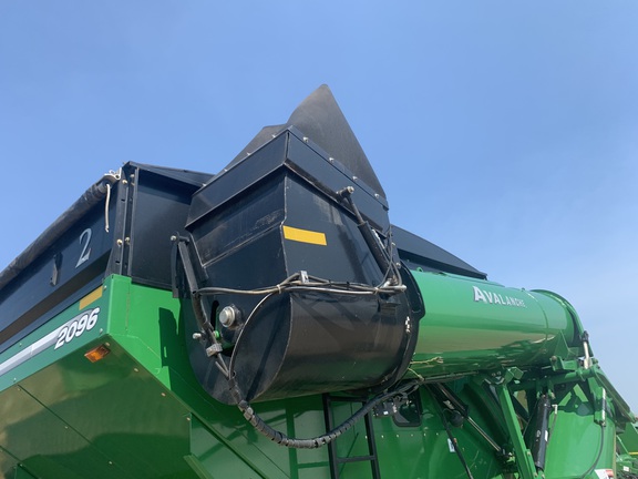 2017 Brent 2096 Grain Cart