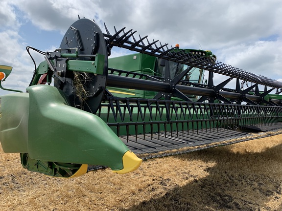 2018 John Deere 640FD Header Combine