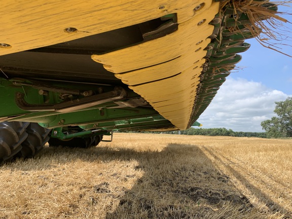 2018 John Deere 640FD Header Combine