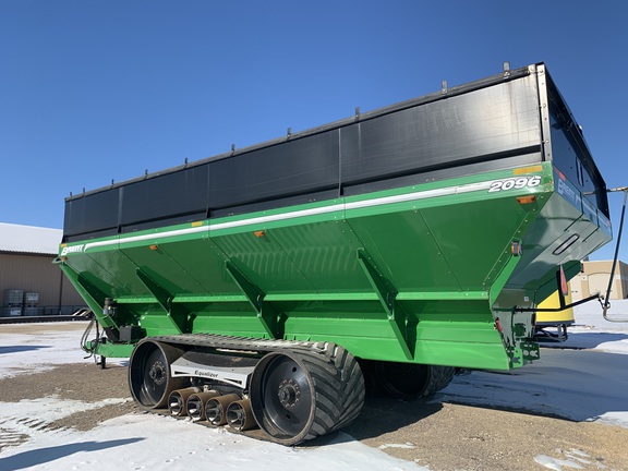 2017 Brent 2096 Grain Cart