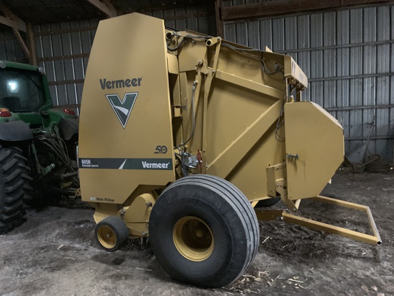 2022 Vermeer 605N Cornstalk Baler/Round