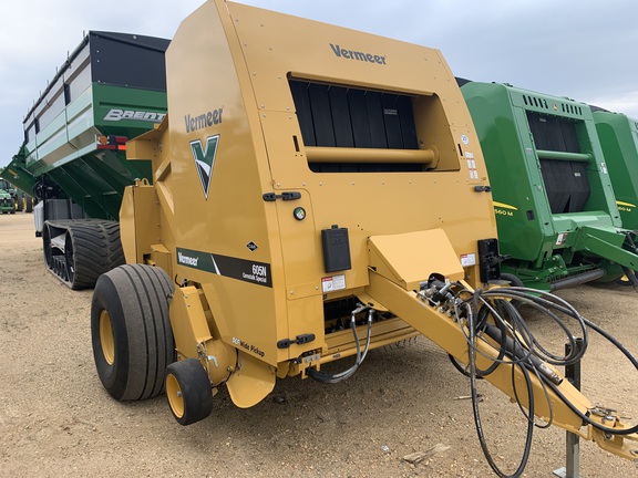 2022 Vermeer 605N Cornstalk Baler/Round