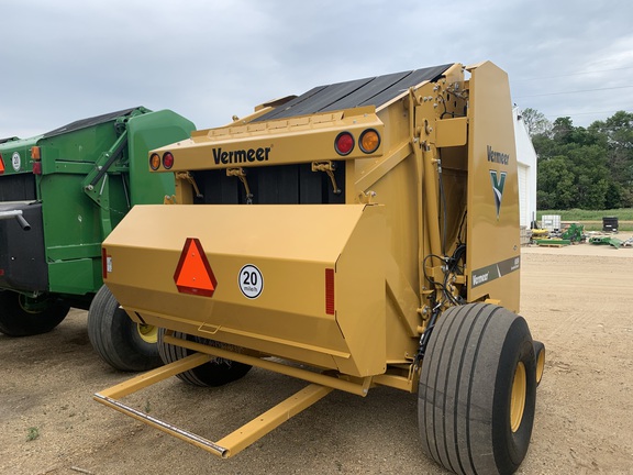 2022 Vermeer 605N Cornstalk Baler/Round