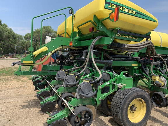 2009 John Deere DB60 Planter