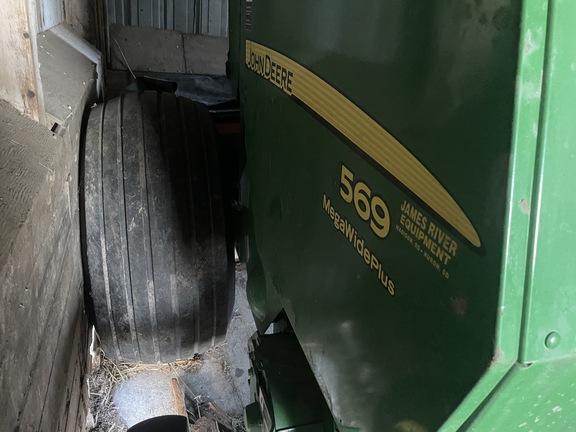 2015 John Deere 569 Baler/Round