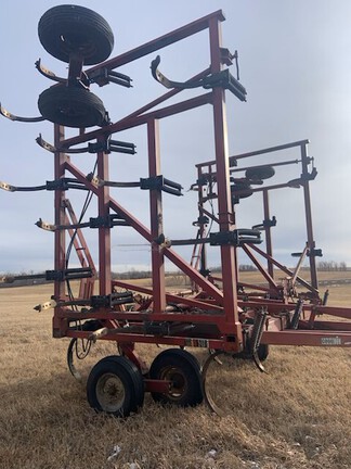 Case IH 5600 Chisel Plow