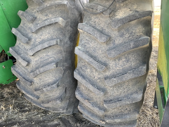 2014 John Deere S690 Combine