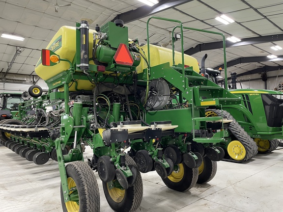 2018 John Deere 1775NT Planter