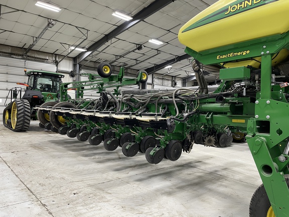 2018 John Deere 1775NT Planter