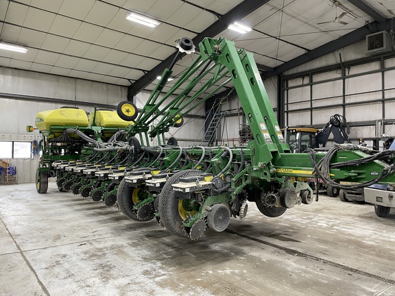 2009 John Deere 1770NT CCS Planter