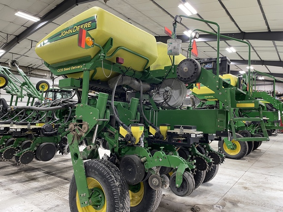 2009 John Deere 1770NT CCS Planter