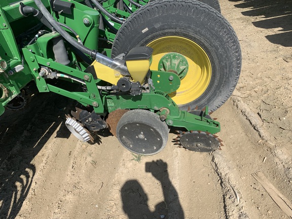 2009 John Deere 1770NT CCS Planter