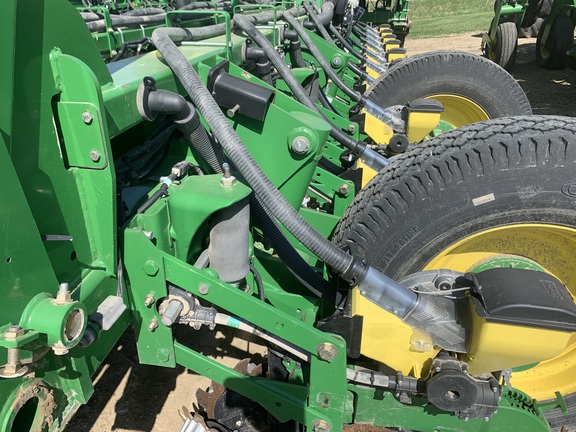 2009 John Deere 1770NT CCS Planter