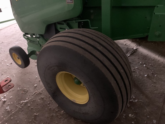 2022 John Deere 560M Baler/Round