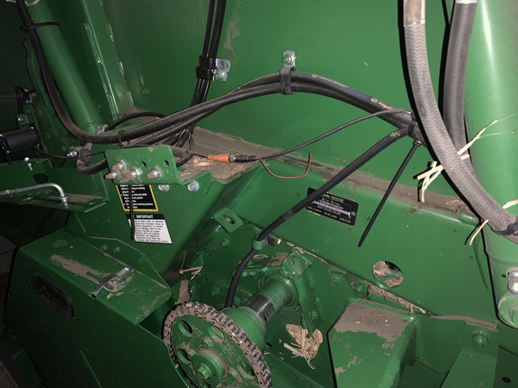 2022 John Deere 560M Baler/Round