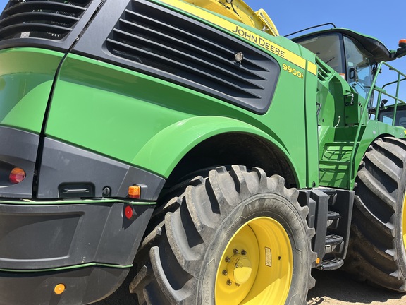 2021 John Deere 9900 Forage Harvester