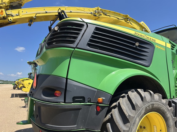 2021 John Deere 9900 Forage Harvester