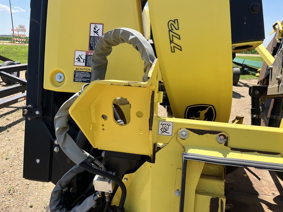 2020 John Deere 772 Header Forage