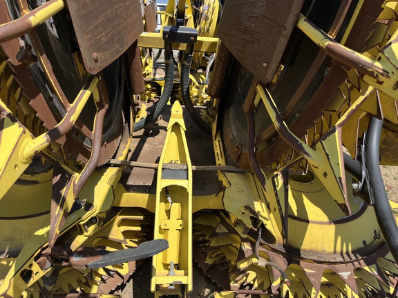 2020 John Deere 772 Header Forage