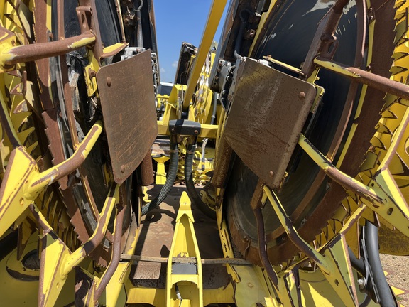 2020 John Deere 772 Header Forage