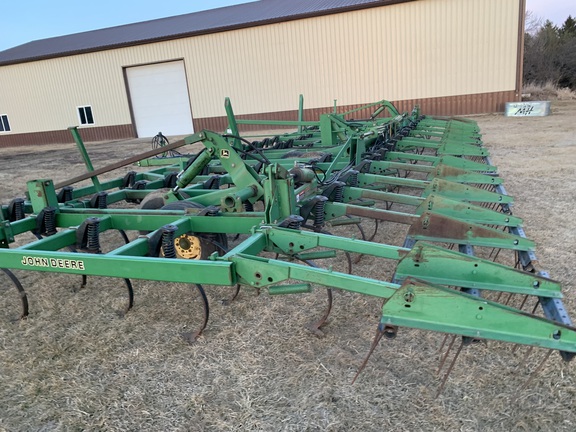 1997 John Deere 980 Field Cultivator