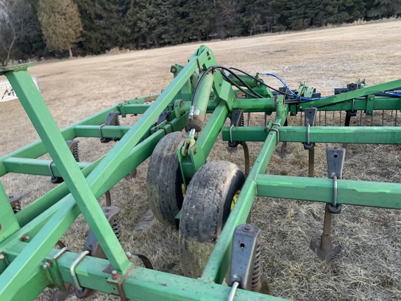 1997 John Deere 980 Field Cultivator