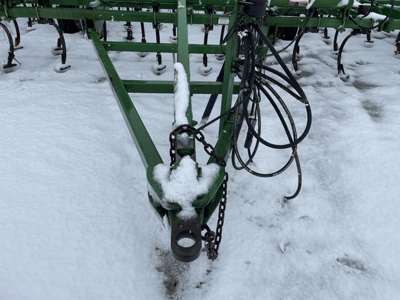 2005 John Deere 2210 Field Cultivator