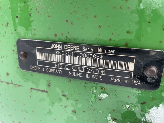 2005 John Deere 2210 Field Cultivator