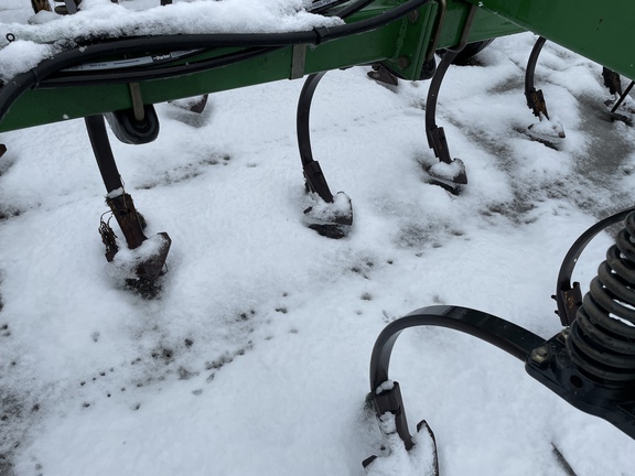 2005 John Deere 2210 Field Cultivator