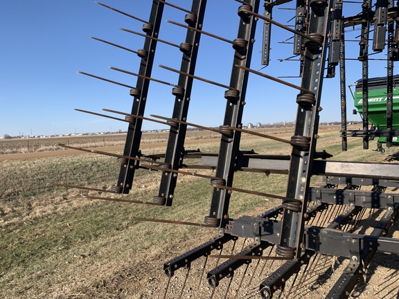 2005 John Deere 2210 Field Cultivator