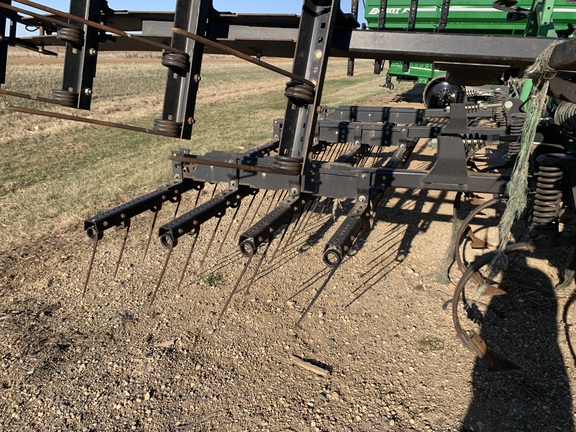 2005 John Deere 2210 Field Cultivator