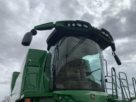 2021 John Deere S780 Combine