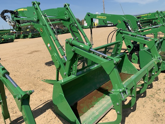 2023 John Deere 680R Loader
