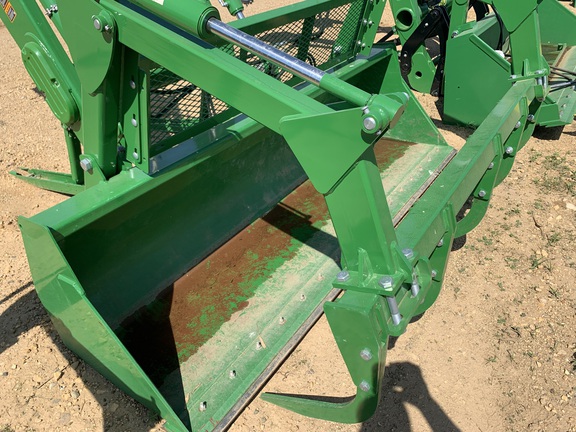 2023 John Deere 680R Loader