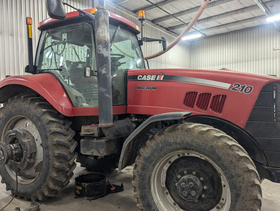 2010 Case IH Magnum 210 Tractor