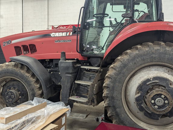 2010 Case IH Magnum 210 Tractor