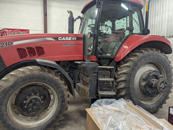 2010 Case IH Magnum 210 Tractor