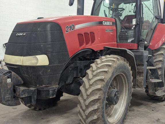 2010 Case IH Magnum 210 Tractor
