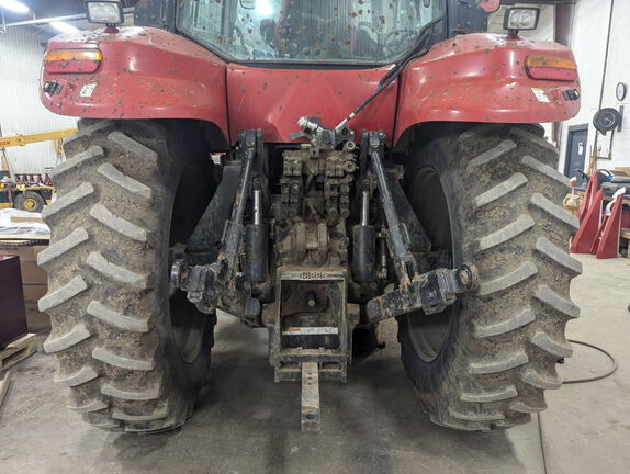 2010 Case IH Magnum 210 Tractor
