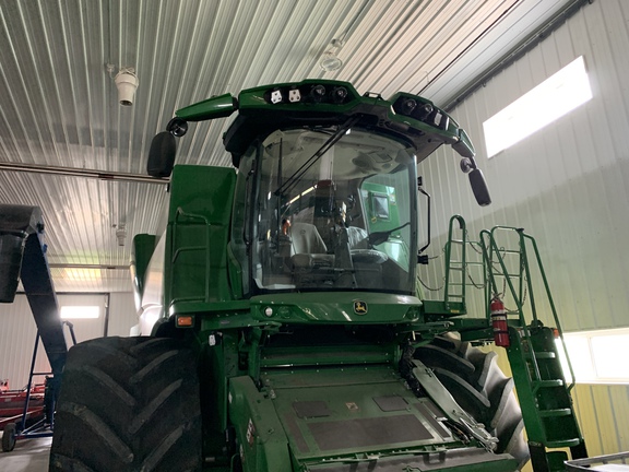 2023 John Deere S780 Combine