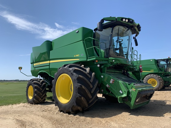 2023 John Deere S780 Combine