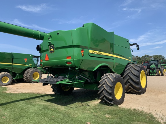 2023 John Deere S780 Combine