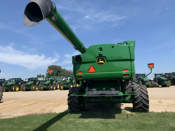 2023 John Deere S780 Combine