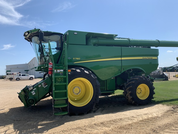 2023 John Deere S780 Combine